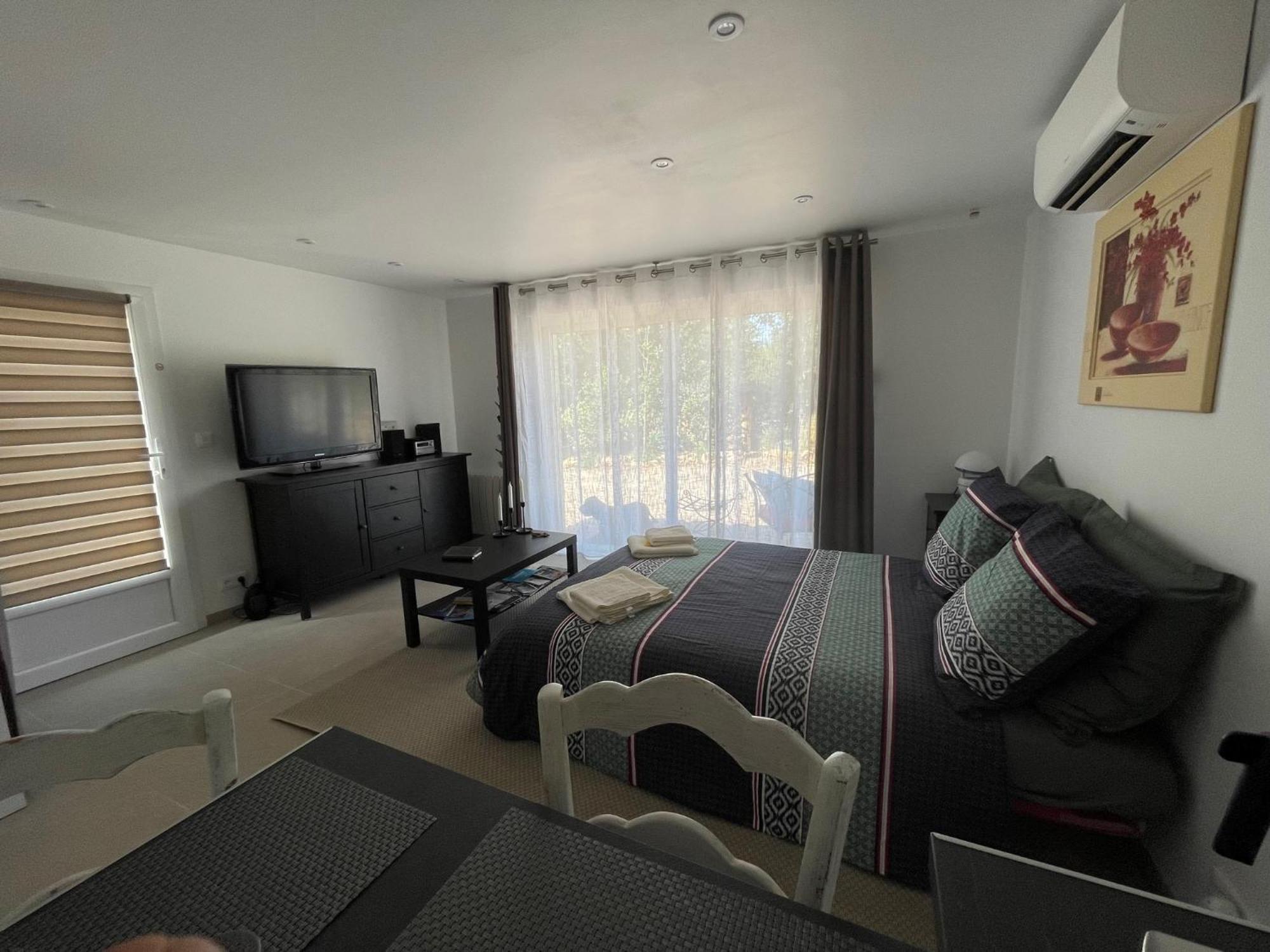 Villa Soanne Bagnols en Foret Bagian luar foto